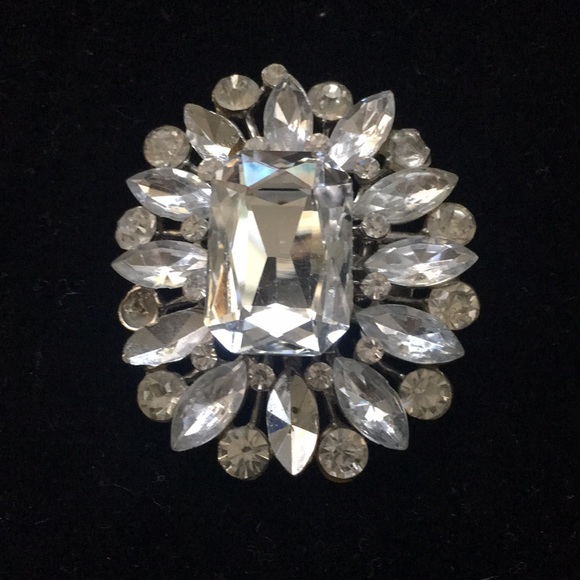 Rhinestone statement ring - Picture 4 of 11